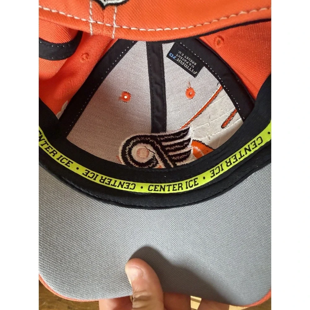 Philadelphia FLYERS Stretch Fit Flex Hat NHL Center Ice Authentic size S/M
